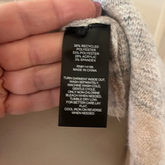 NWT Frye Cozy Cardigan- Women's Beige and White Geometric Sweater Size XXL - Picture 9 of 11